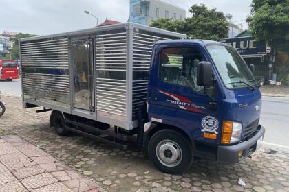 Xe tải Hyundai Mighty N250SL thùng kín màu xanh