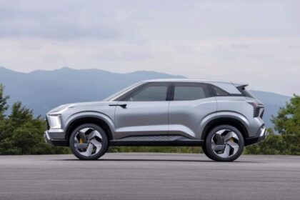 xe mitsubishi XFC 2023