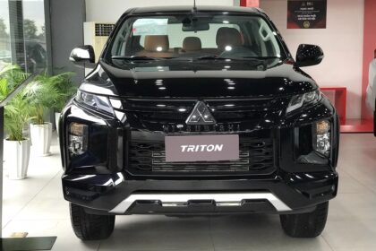 Xe bán tải Triton 2023 phiên bản Athlete màu đen