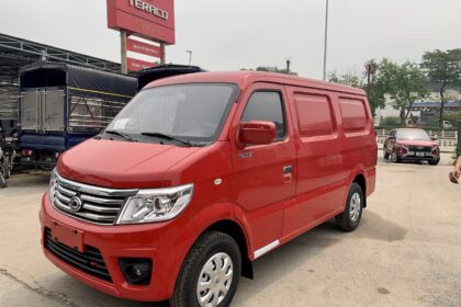 Xe tải Van 2 chỗ Tera-V 2023 màu đỏ