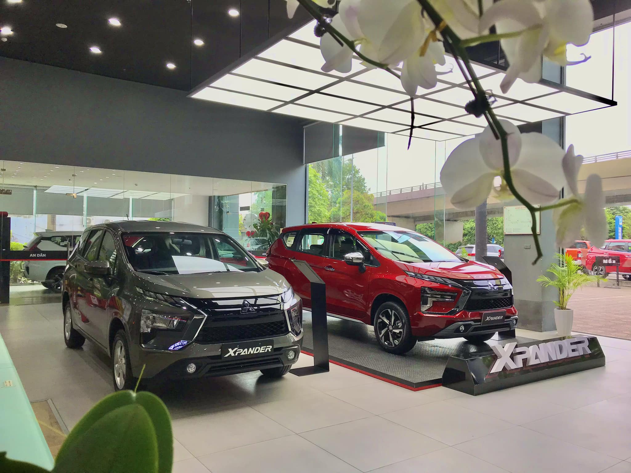 Xe Xpander AT Eco 2023 và PRemium 2023