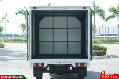 Xe tải 900Kg TF220 thùng kín