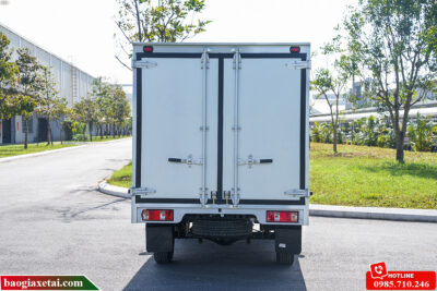 Xe tải 900Kg TF220 thùng kín