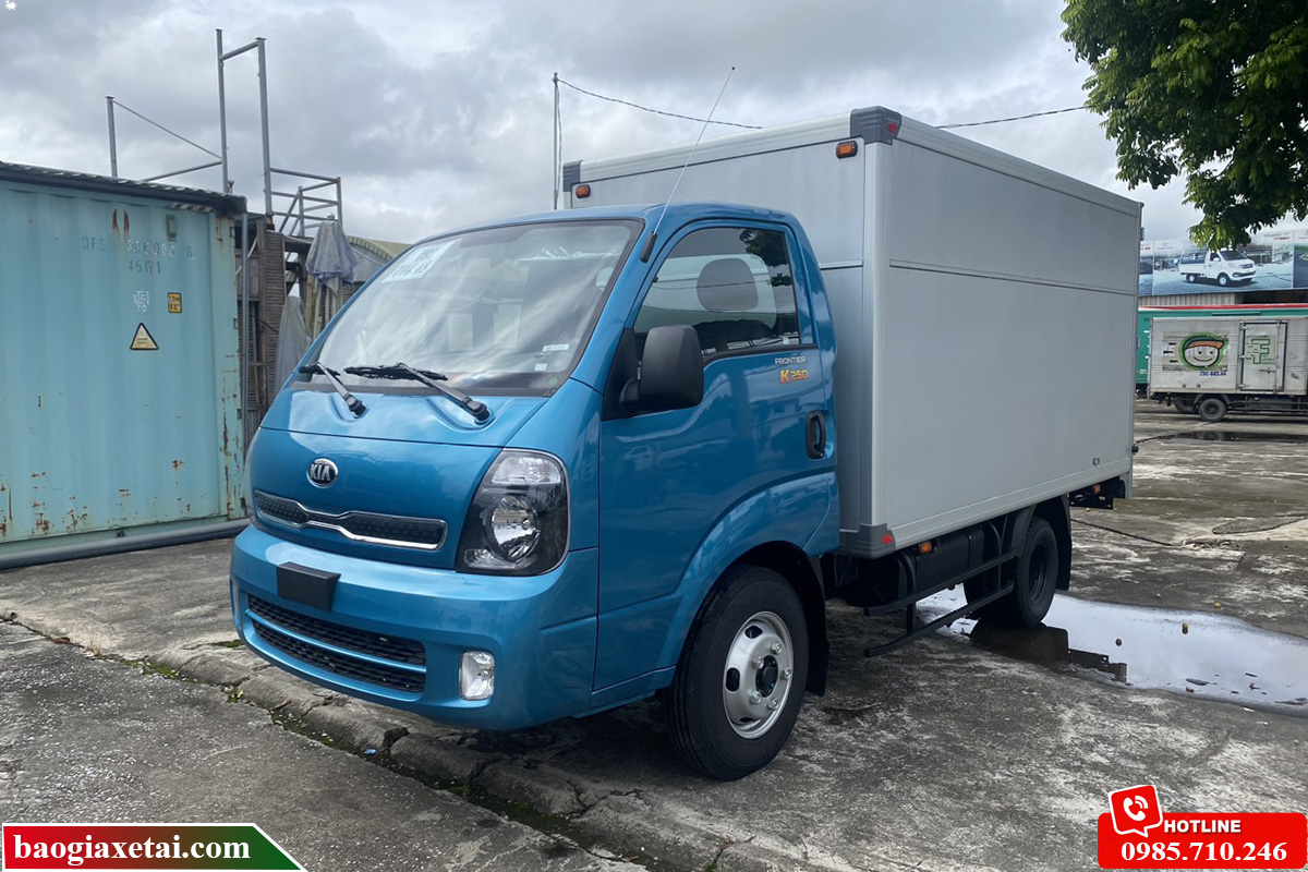 xe tải kia k250 thùng kín màu xanh