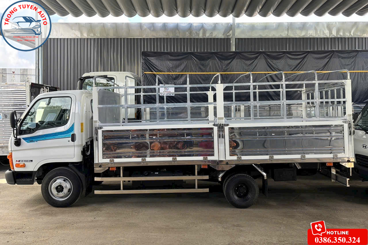 Hyundai Mighty N250SL thùng bạt Euro5